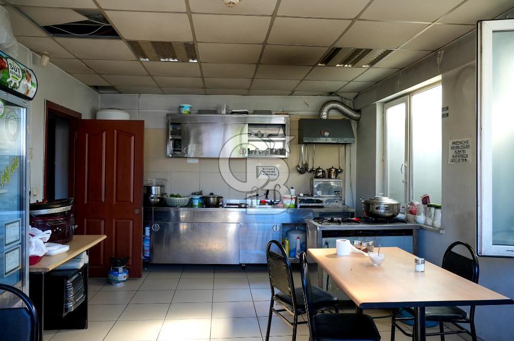 Ümraniye Atakent Mahallesi nde Kurumsal Kiracılı Ticari Bina