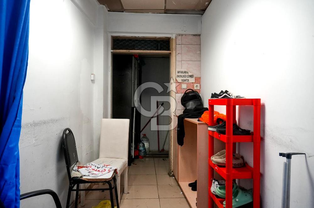 Ümraniye Atakent Mahallesi nde Kurumsal Kiracılı Ticari Bina