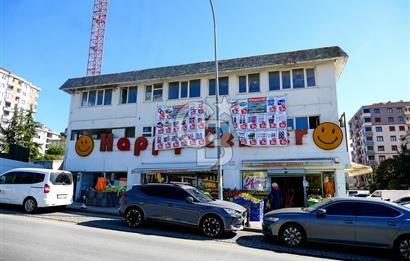 Ümraniye Atakent Mahallesi nde Kurumsal Kiracılı Ticari Bina