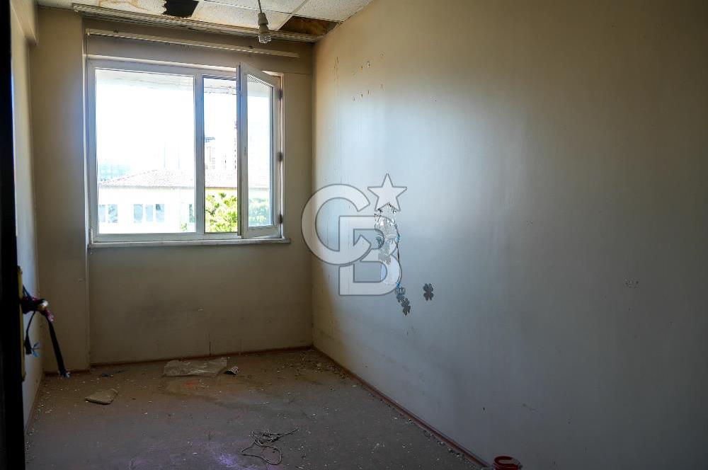 Ümraniye Atakent Mahallesi nde Kurumsal Kiracılı Ticari Bina