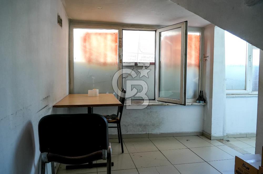 Ümraniye Atakent Mahallesi nde Kurumsal Kiracılı Ticari Bina