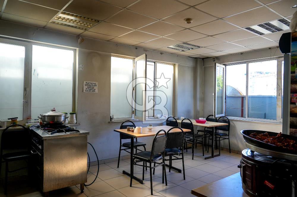 Ümraniye Atakent Mahallesi nde Kurumsal Kiracılı Ticari Bina