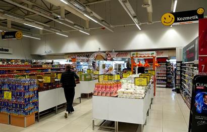 Ümraniye Atakent Mahallesi nde Kurumsal Kiracılı Ticari Bina