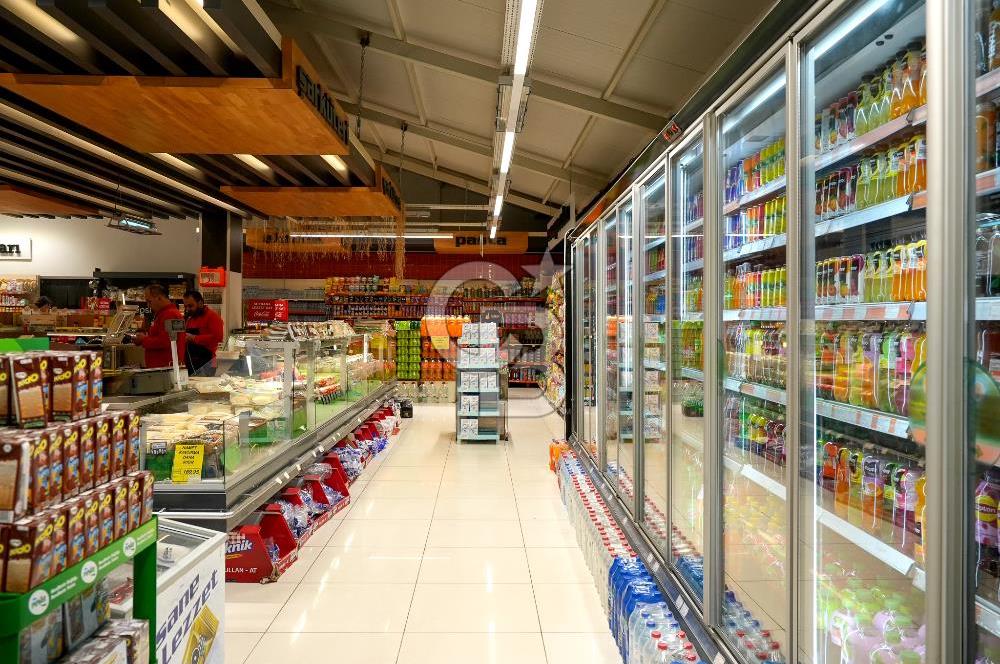 Ümraniye Atakent Mahallesi nde Kurumsal Kiracılı Ticari Bina