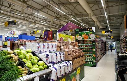 Ümraniye Atakent Mahallesi nde Kurumsal Kiracılı Ticari Bina
