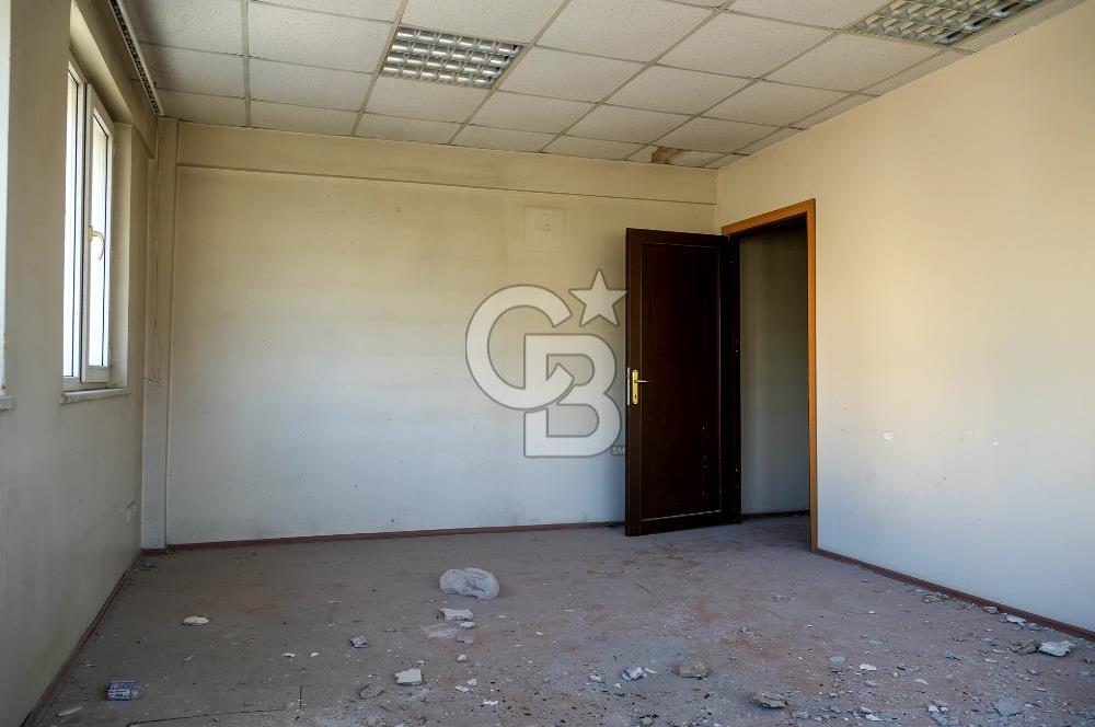 Ümraniye Atakent Mahallesi nde Kurumsal Kiracılı Ticari Bina