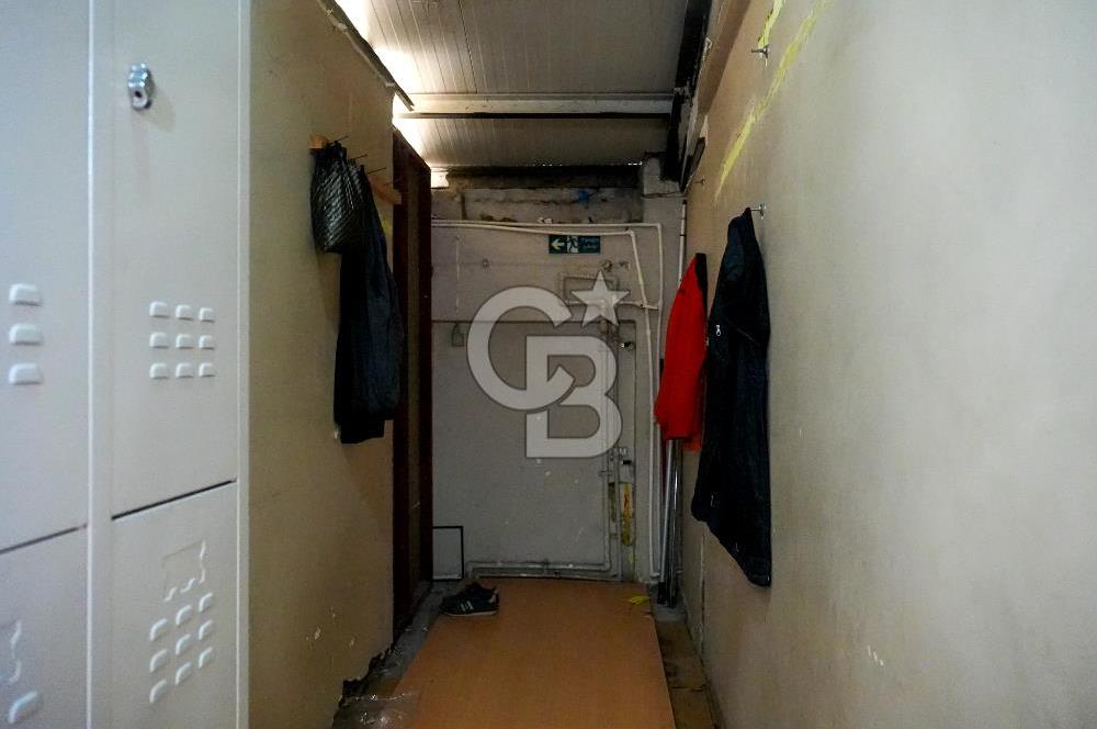 Ümraniye Atakent Mahallesi nde Kurumsal Kiracılı Ticari Bina