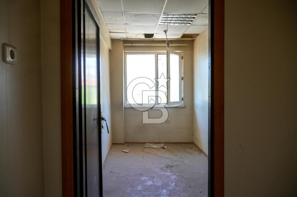 Ümraniye Atakent Mahallesi nde Kurumsal Kiracılı Ticari Bina