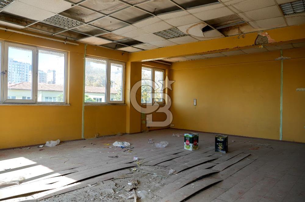Ümraniye Atakent Mahallesi nde Kurumsal Kiracılı Ticari Bina