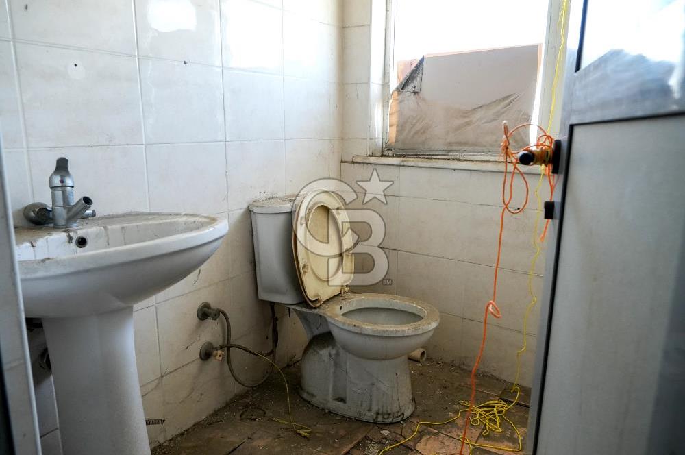 Ümraniye Atakent Mahallesi nde Kurumsal Kiracılı Ticari Bina