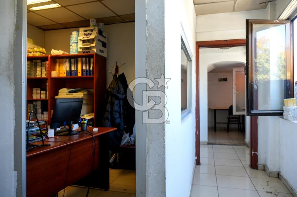 Ümraniye Atakent Mahallesi nde Kurumsal Kiracılı Ticari Bina