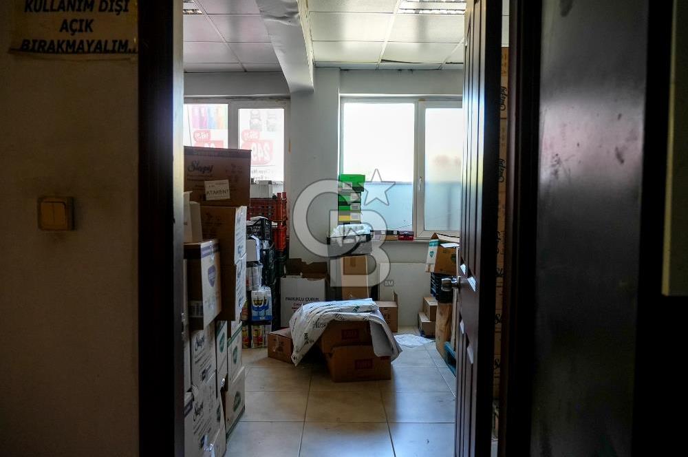 Ümraniye Atakent Mahallesi nde Kurumsal Kiracılı Ticari Bina
