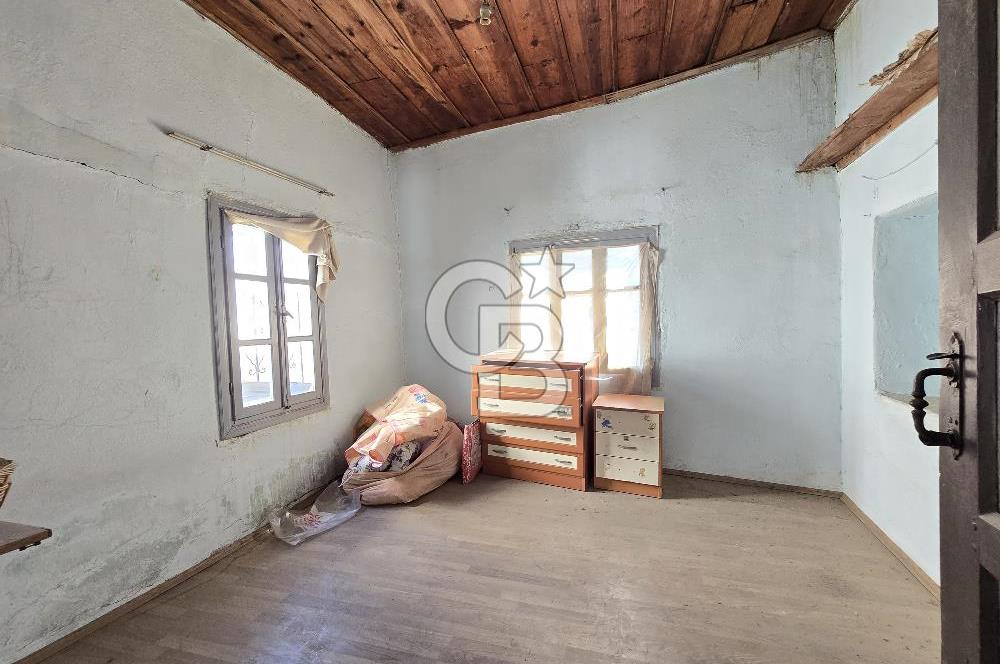 Ayvalık Fethiye Mahallesi'nde Satılık 4+1 Müstakil Rum Evi 