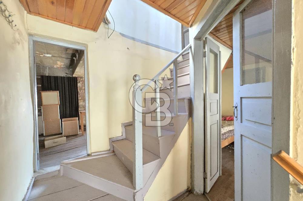 Ayvalık Fethiye Mahallesi'nde Satılık 4+1 Müstakil Rum Evi 
