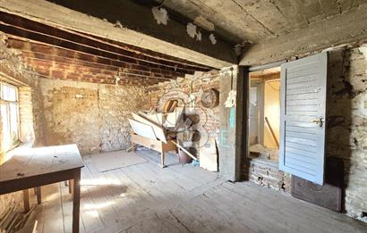 Ayvalık Fethiye Mahallesi'nde Satılık 4+1 Müstakil Rum Evi 