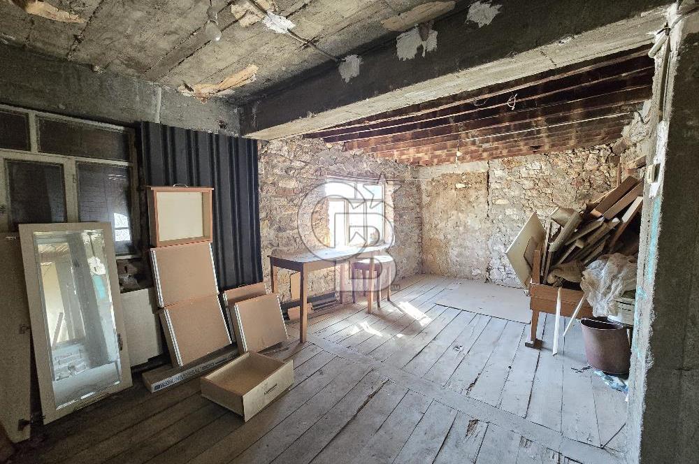 Ayvalık Fethiye Mahallesi'nde Satılık 4+1 Müstakil Rum Evi 