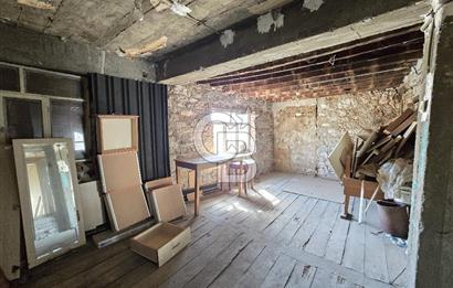 Ayvalık Fethiye Mahallesi'nde Satılık 4+1 Müstakil Rum Evi 