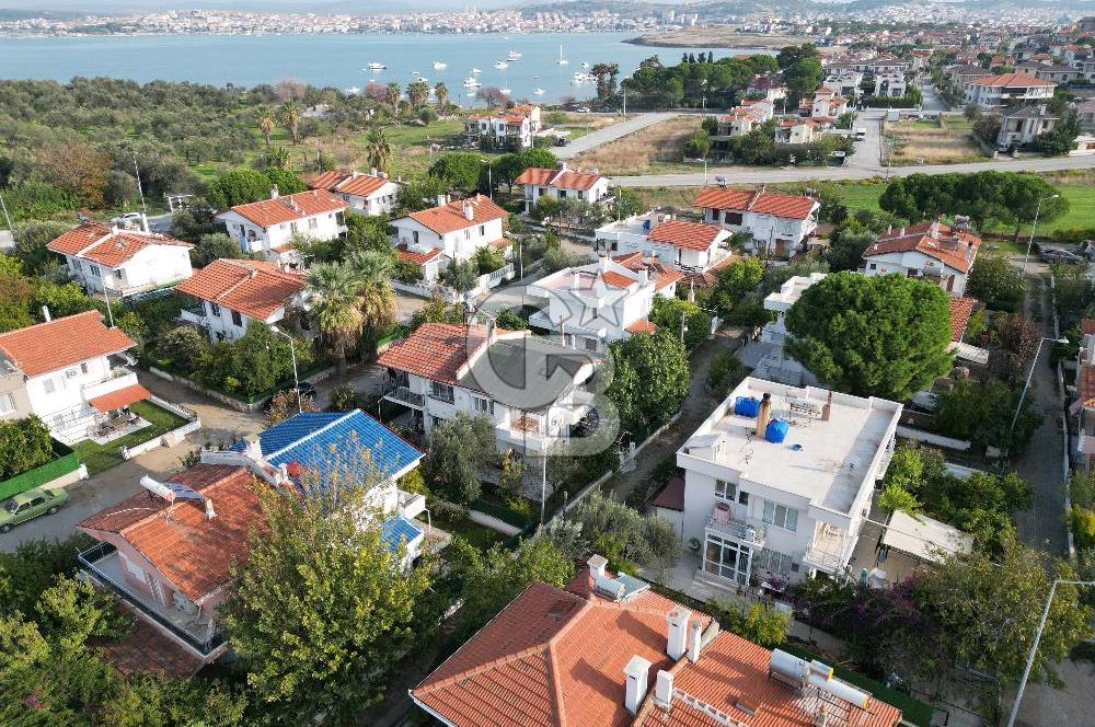 Ayvalık Cunda Adasın'da mükemmel konumda 3+1 villa
