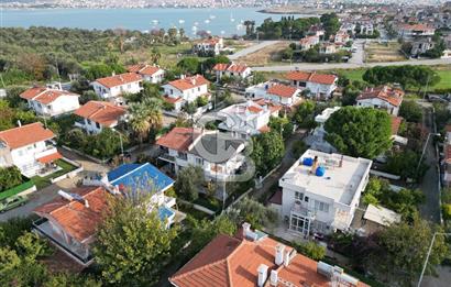 Ayvalık Cunda Adasın'da mükemmel konumda 3+1 villa