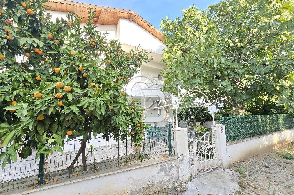Ayvalık Cunda Adasın'da mükemmel konumda 3+1 villa