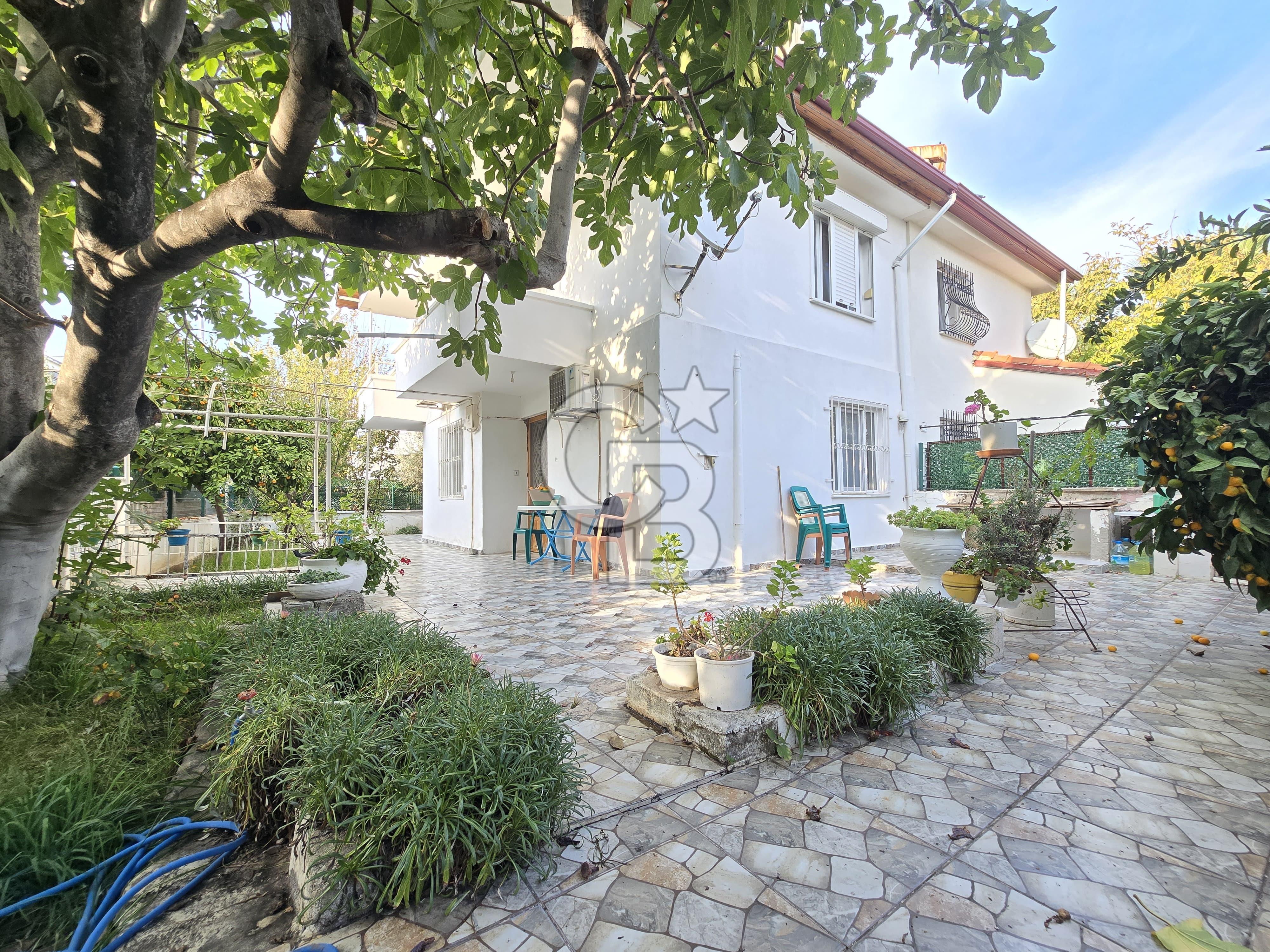 Ayvalık Cunda Adasın'da mükemmel konumda 3+1 villa