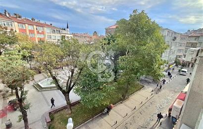 Satılık Bina. Büyük Saray Meydanında, Meydan Cepheli. Yatırım Fırsatı