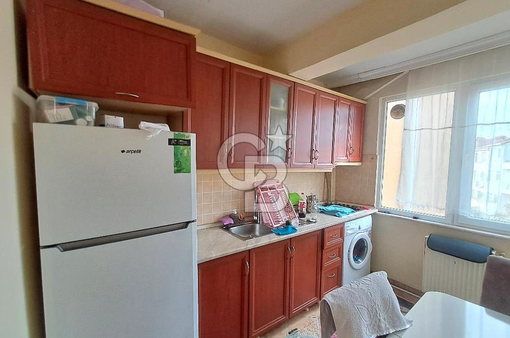 Satılık Bina. Büyük Saray Meydanında, Meydan Cepheli. Yatırım Fırsatı