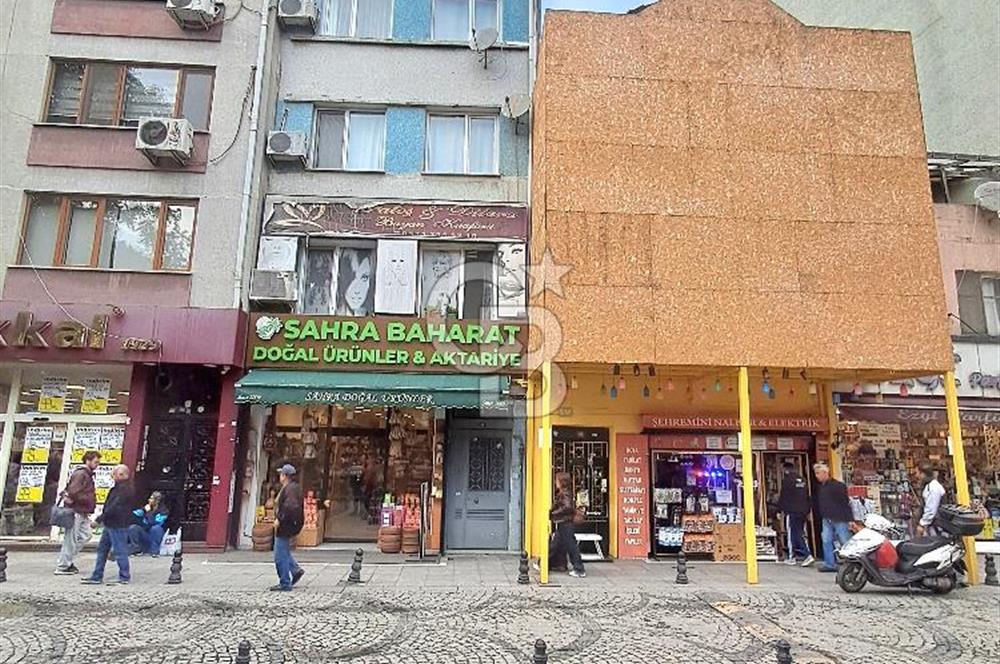Satılık Bina. Büyük Saray Meydanında, Meydan Cepheli. Yatırım Fırsatı
