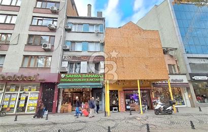 Satılık Bina. Büyük Saray Meydanında, Meydan Cepheli. Yatırım Fırsatı