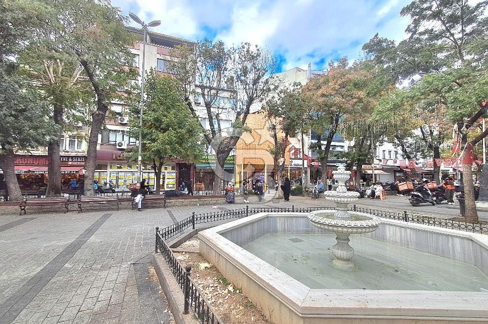 Satılık Bina. Büyük Saray Meydanında, Meydan Cepheli. Yatırım Fırsatı