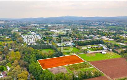 Beykoz Cumhuriyet'te Satılık 6272 m2 Resmi Yol Cepheli Arazi