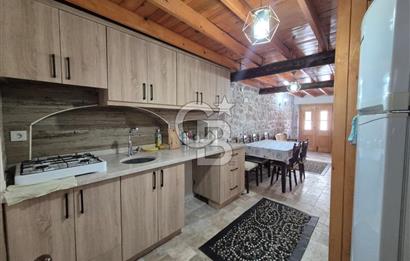 AYVALIK MERKEZ'DE 4+1 KİRALIK RUM EVİ