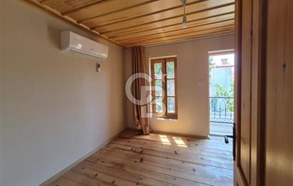 AYVALIK MERKEZ'DE 4+1 KİRALIK RUM EVİ