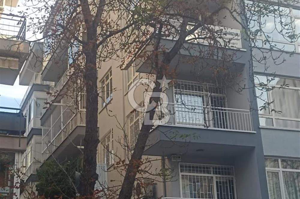 Tunalı Hilmi Caddesi Üzerinde Prestijli konumda 3+1 Satılık Daire / Ofis kullanımına uygun