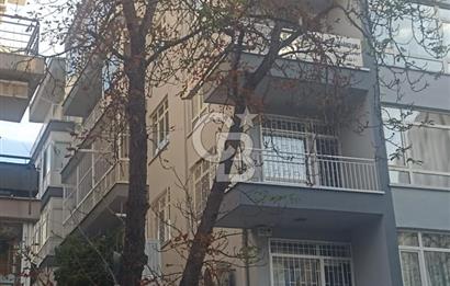 Tunalı Hilmi Caddesi Üzerinde Prestijli konumda 3+1 Satılık Daire / Ofis kullanımına uygun