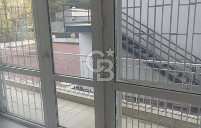 Tunalı Hilmi Caddesi Üzerinde Prestijli konumda 3+1 Satılık Daire / Ofis kullanımına uygun