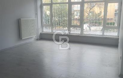Tunalı Hilmi Caddesi Üzerinde Prestijli konumda 3+1 Satılık Daire / Ofis kullanımına uygun