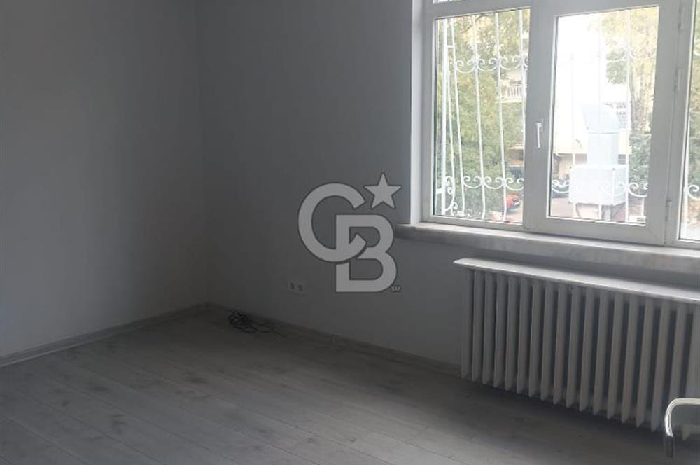 Tunalı Hilmi Caddesi Üzerinde Prestijli konumda 3+1 Satılık Daire / Ofis kullanımına uygun