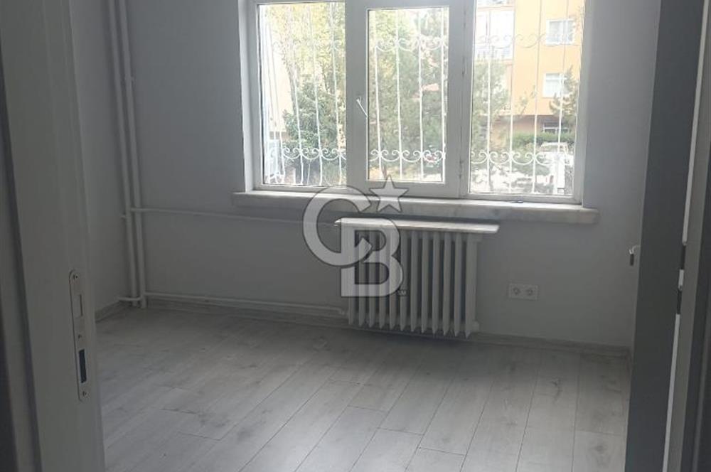 Tunalı Hilmi Caddesi Üzerinde Prestijli konumda 3+1 Satılık Daire / Ofis kullanımına uygun