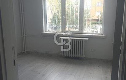 Tunalı Hilmi Caddesi Üzerinde Prestijli konumda 3+1 Satılık Daire / Ofis kullanımına uygun