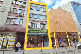 Satılık Bina. Büyük Saray Meydanında, Meydan Cepheli. Yatırım Fırsatı