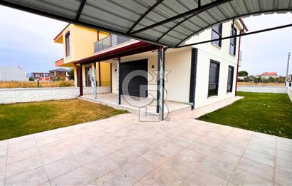 Ayvalık Altınova'da Denize Sıfır Müstakil Villa