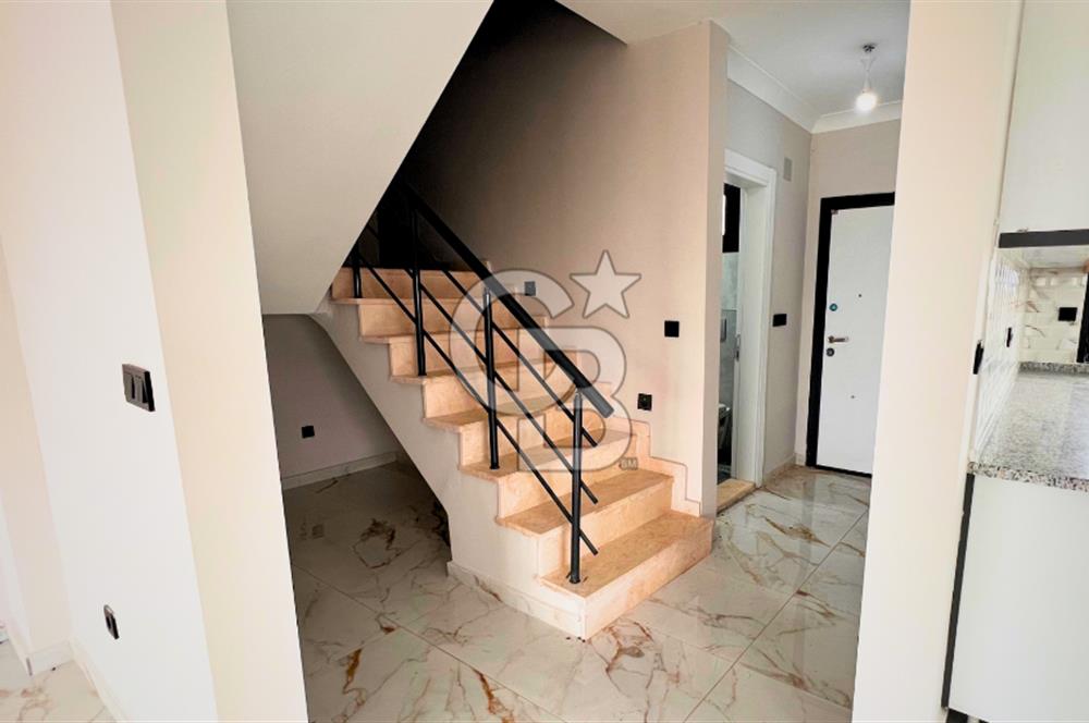 Ayvalık Altınova'da Denize Sıfır Müstakil Villa