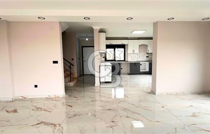 Ayvalık Altınova'da Denize Sıfır Müstakil Villa