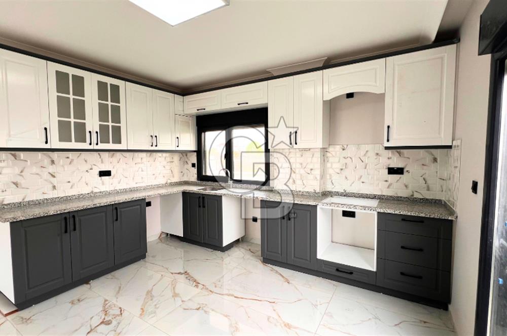 Ayvalık Altınova'da Denize Sıfır Müstakil Villa