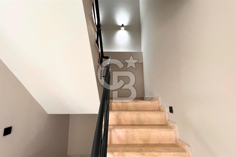 Ayvalık Altınova'da Denize Sıfır Müstakil Villa