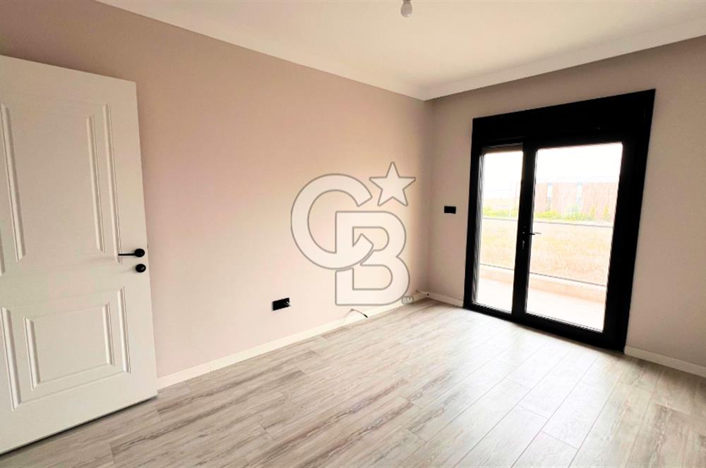 Ayvalık Altınova'da Denize Sıfır Müstakil Villa