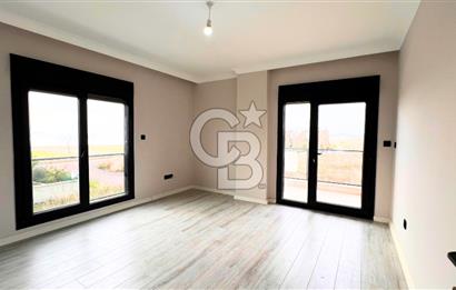 Ayvalık Altınova'da Denize Sıfır Müstakil Villa