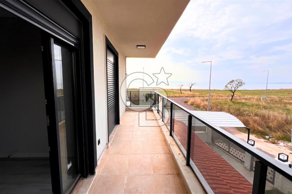 Ayvalık Altınova'da Denize Sıfır Müstakil Villa