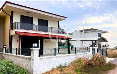 Ayvalık Altınova'da Denize Sıfır Müstakil Villa